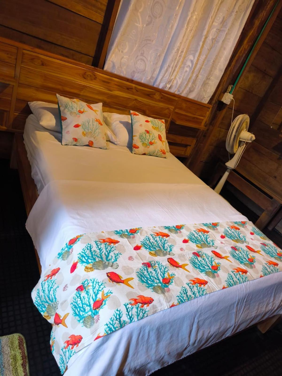Hostal Velero Relax Guachaca Eksteriør billede