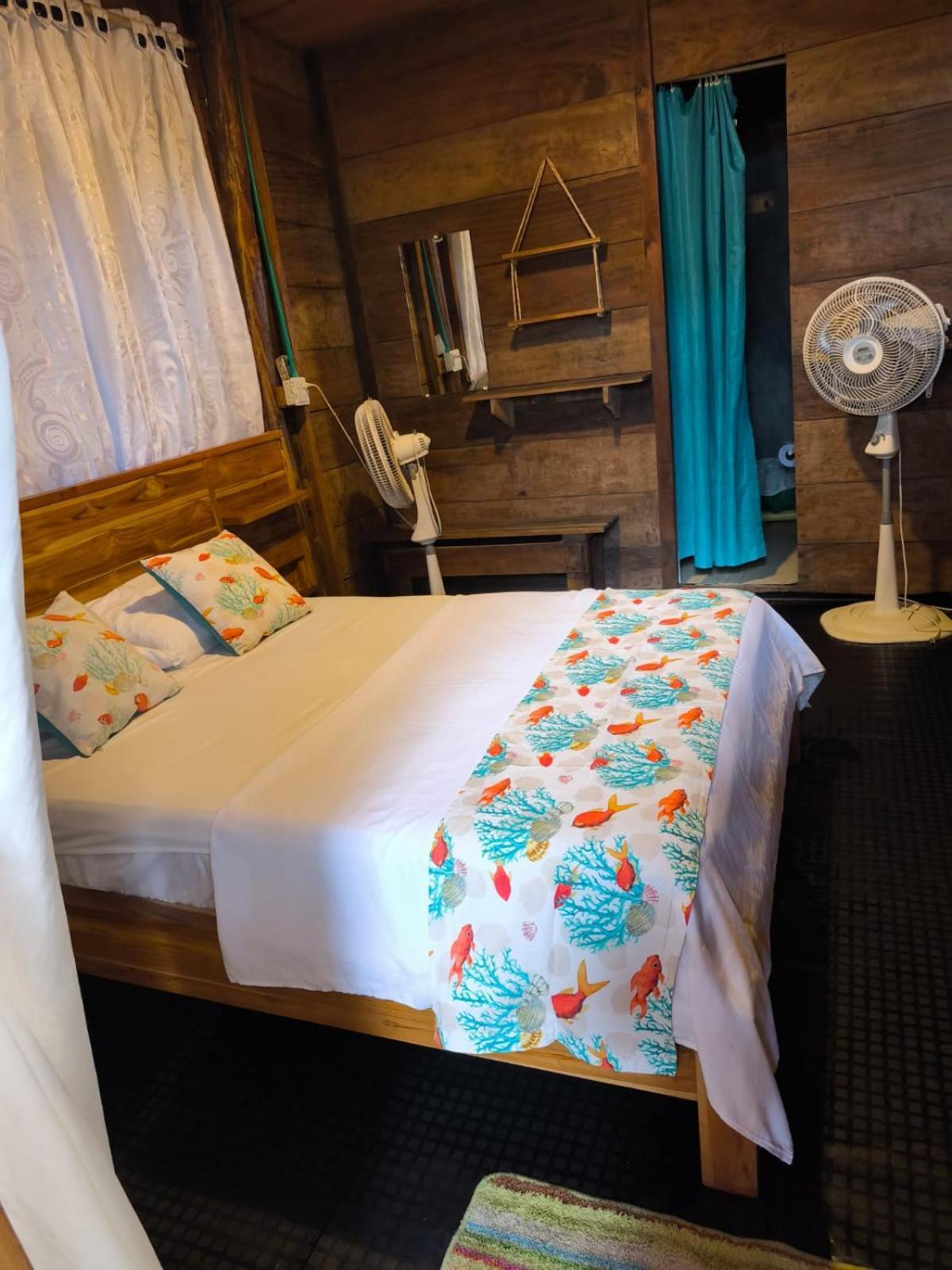 Hostal Velero Relax Guachaca Eksteriør billede